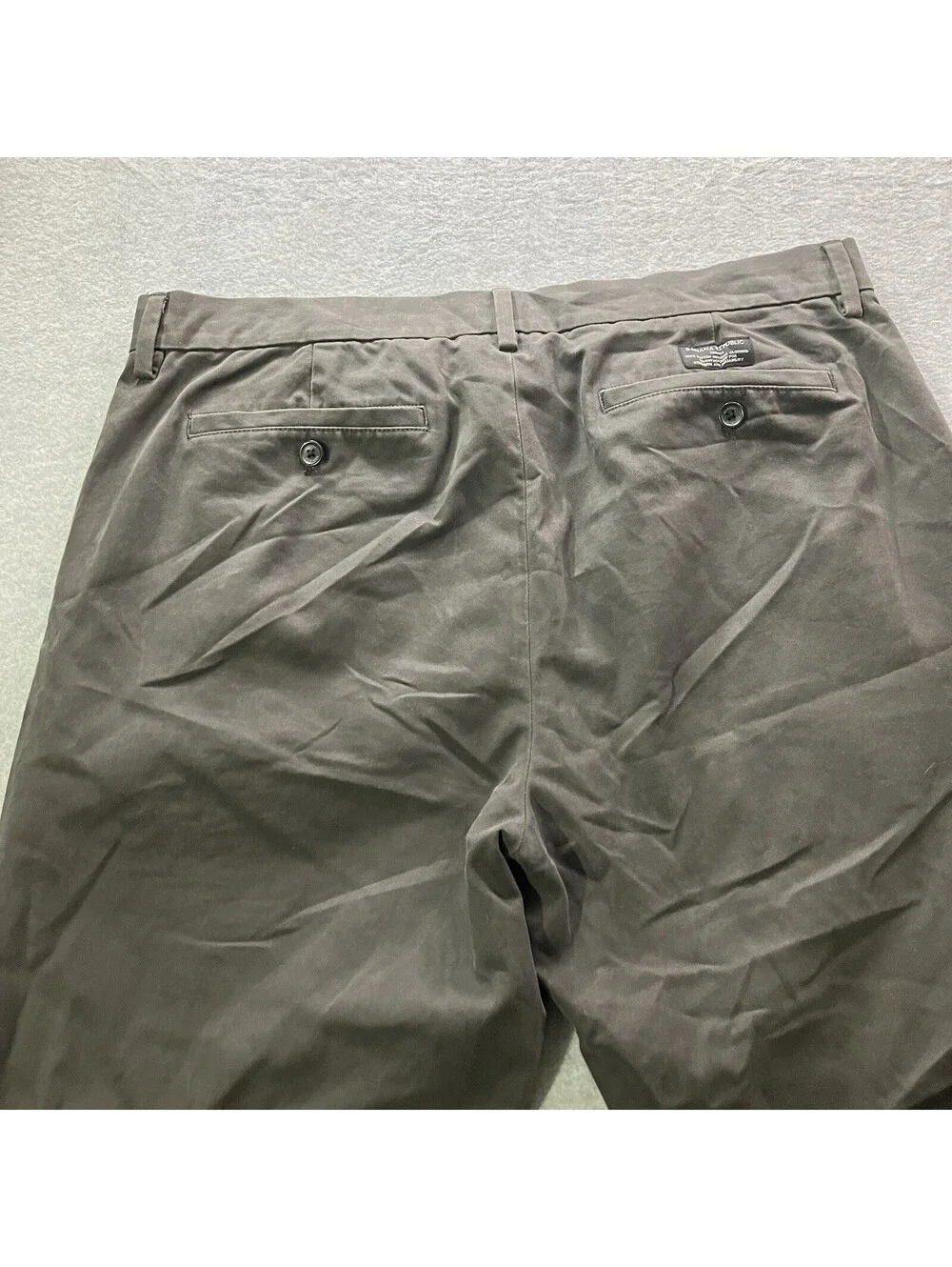 Banana Republic Emerson Straight Fit Chino Pants Men's Size 36x32 Gray Pants